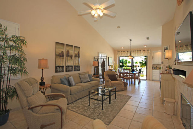 Residential Home in East Palm Desert