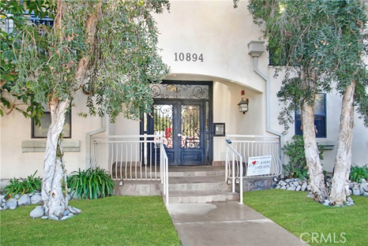 3 Bed Home for Sale in Sun Valley, California