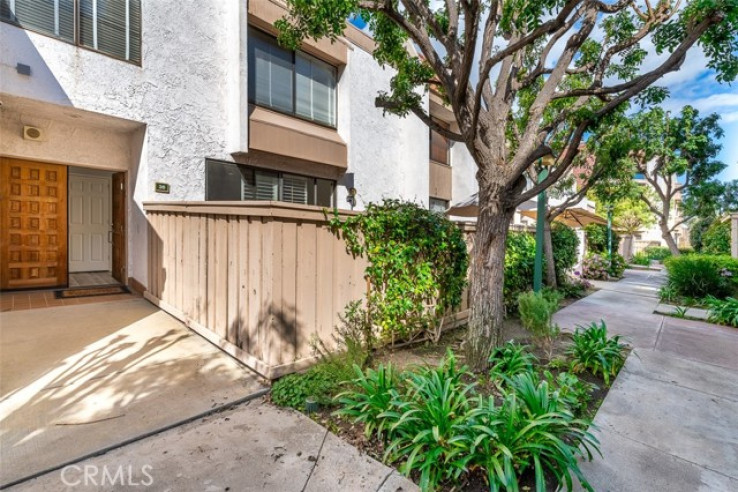 3 Bed Home for Sale in Encino, California