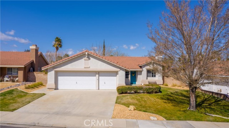 3 Bed Home for Sale in Palmdale, California