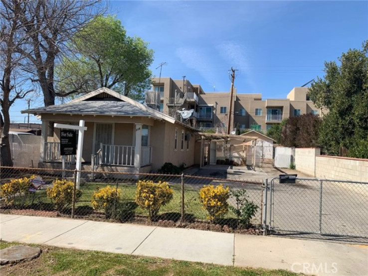 2 Bed Home for Sale in San Fernando, California