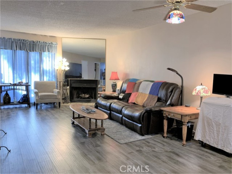 2 Bed Home for Sale in Van Nuys, California