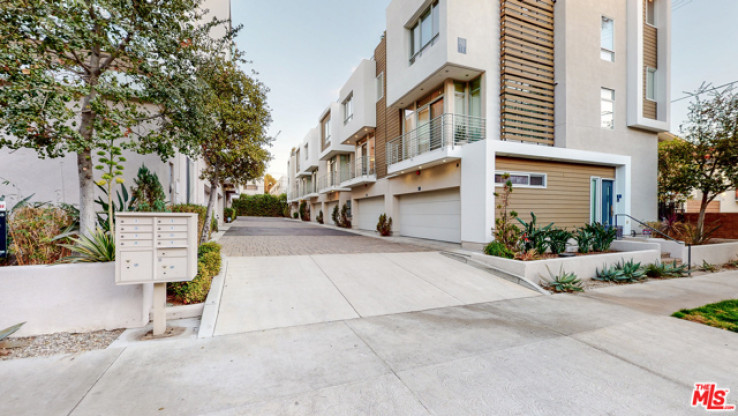 3 Bed Home for Sale in Los Angeles, California