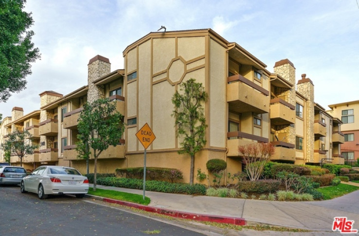 2 Bed Home for Sale in Valley Village, California