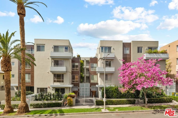 Residential Home in West Hollywood Vicinity