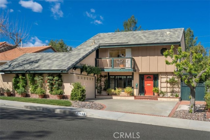 4 Bed Home for Sale in Saugus, California