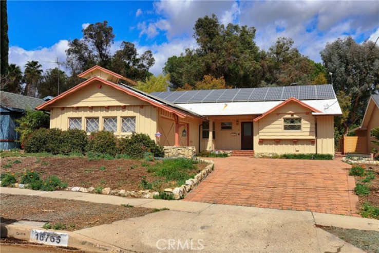 Residential Home in Granada Hills