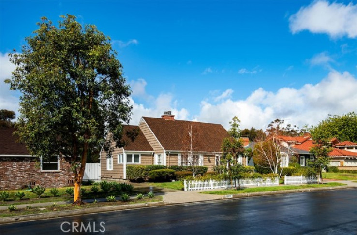 2 Bed Home for Sale in Toluca Lake, California