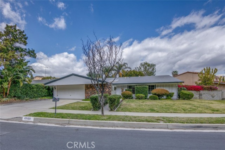 Residential Home in Granada Hills