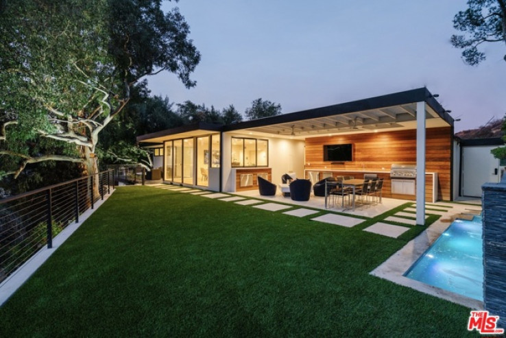 Residential Home in Sherman Oaks
