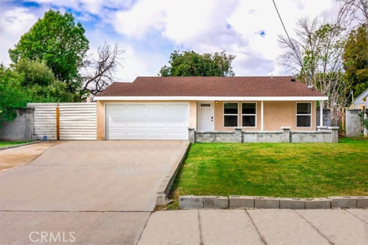 Residential Home in Granada Hills