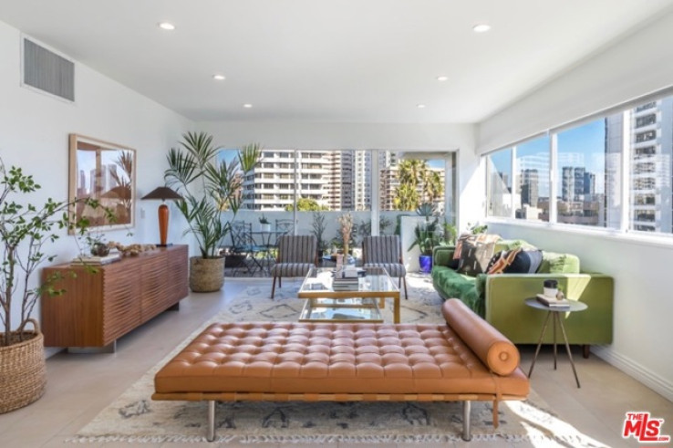 2 Bed Home for Sale in Los Angeles, California