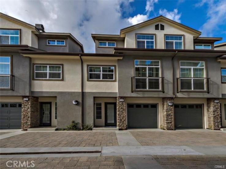 2 Bed Home for Sale in Costa Mesa, California