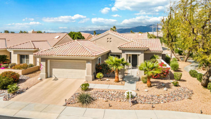 2 Bed Home for Sale in Palm Desert, California