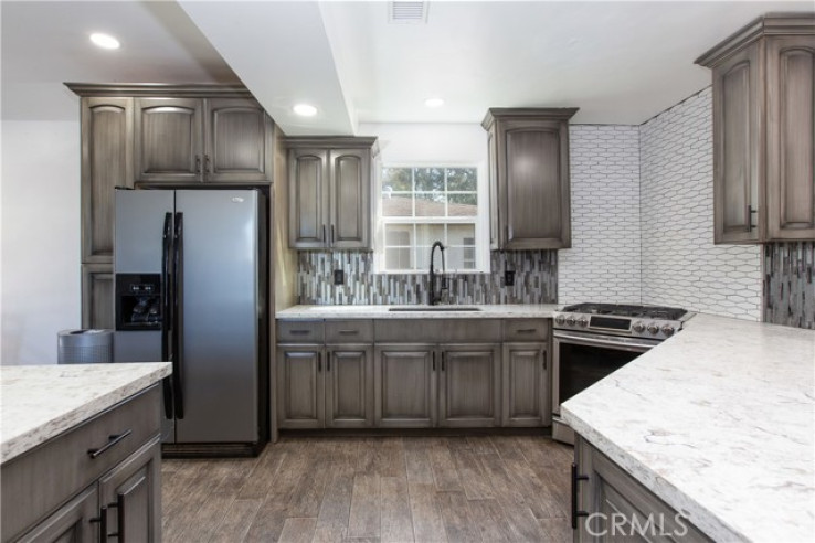 5 Bed Home for Sale in Los Angeles, California