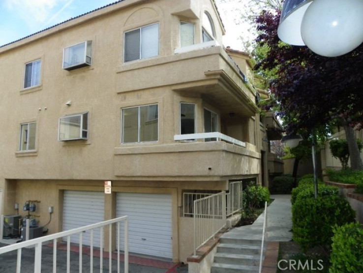 3 Bed Home for Sale in Newhall, California