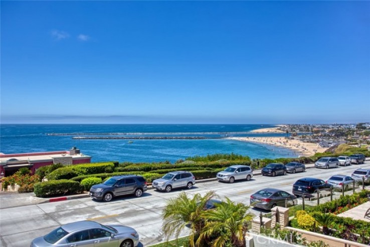 5 Bed Home to Rent in Corona del Mar, California