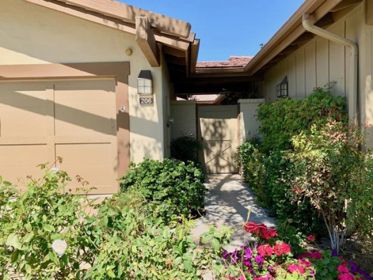 Residential Home in East Palm Desert