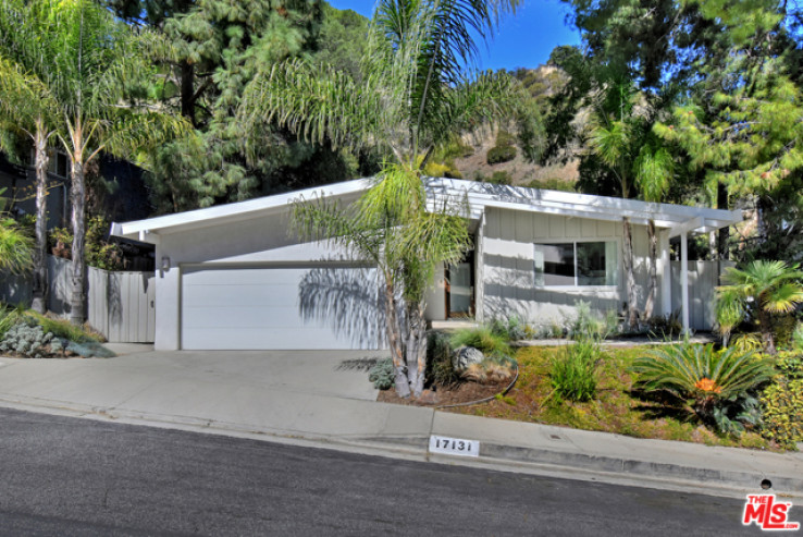 5 Bed Home for Sale in Encino, California