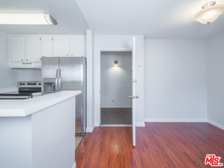 2 Bed Home for Sale in Van Nuys, California