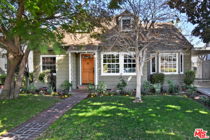 Residential Home in North Hollywood