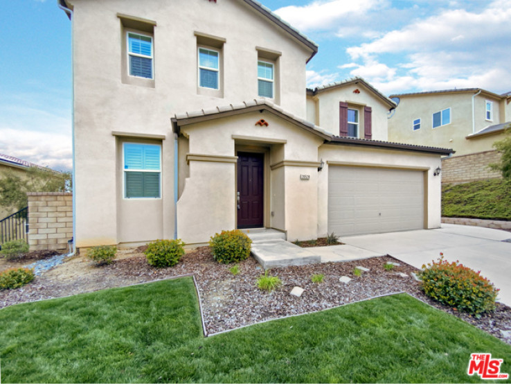 5 Bed Home for Sale in Santa Clarita, California