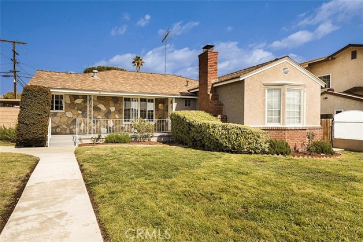 3 Bed Home for Sale in Sun Valley, California