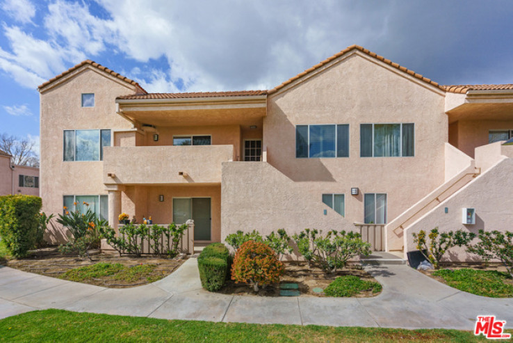 2 Bed Home for Sale in Newhall, California