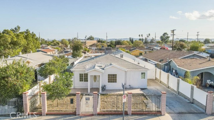 3 Bed Home for Sale in Sun Valley, California