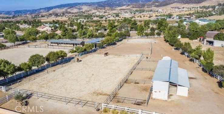 4 Bed Home for Sale in Agua Dulce, California