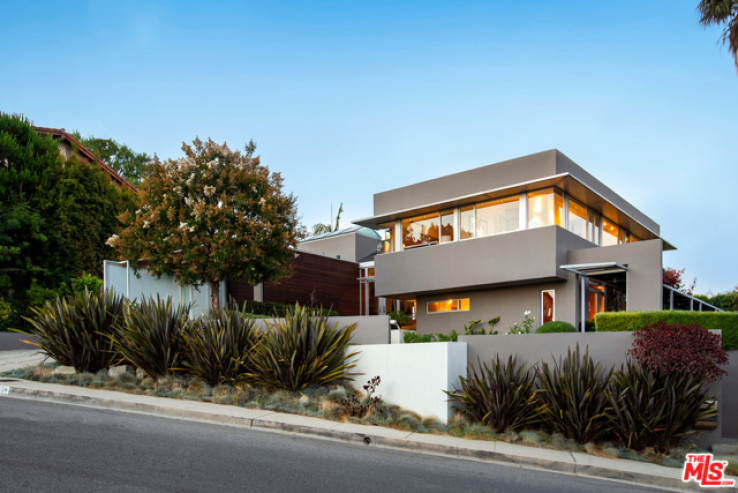 Residential Home in Bel Air - Holmby Hills
