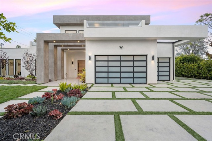 6 Bed Home for Sale in Encino, California