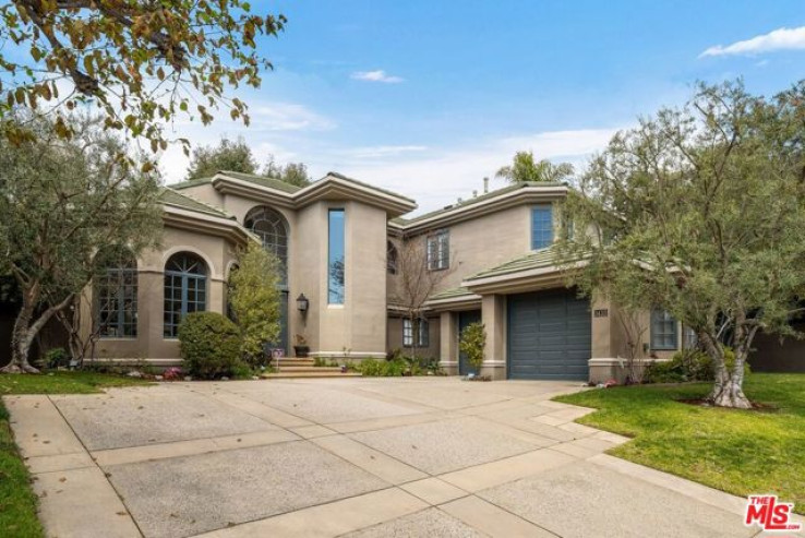 Residential Home in Pacific Palisades