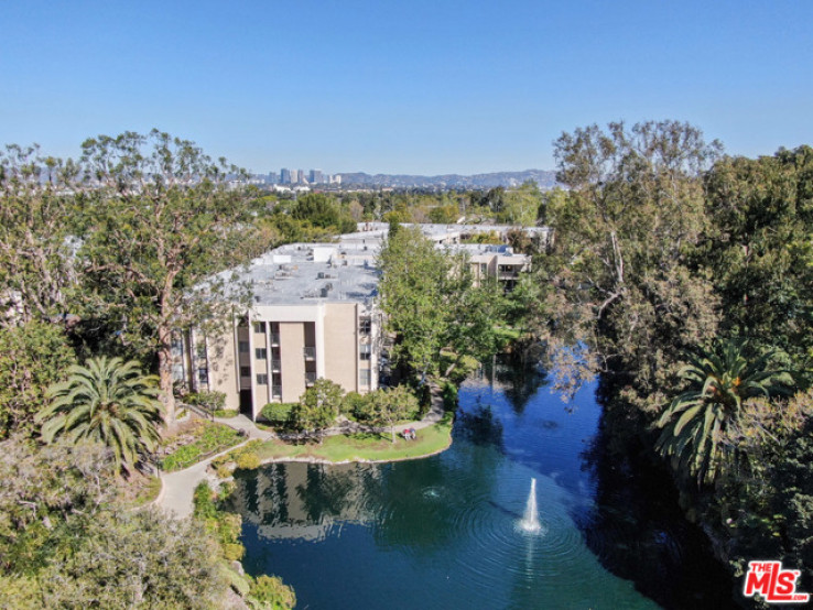 2 Bed Home for Sale in Culver City, California