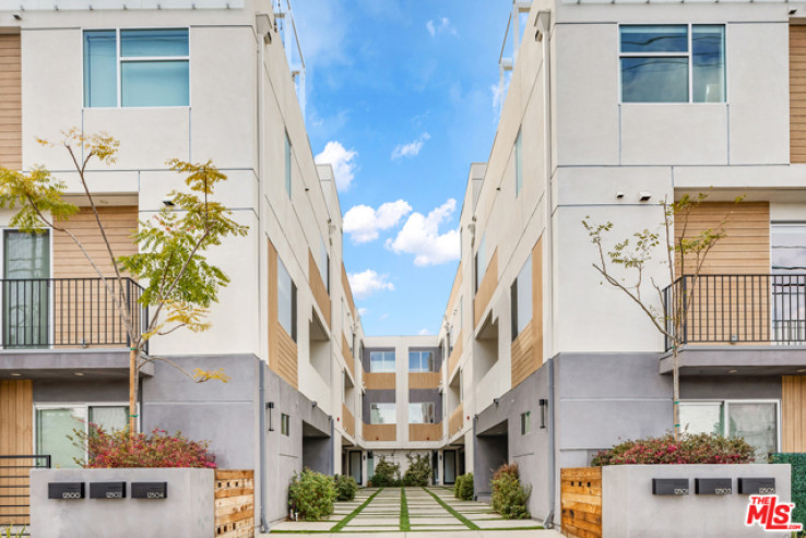 Residential Home in Valley Village