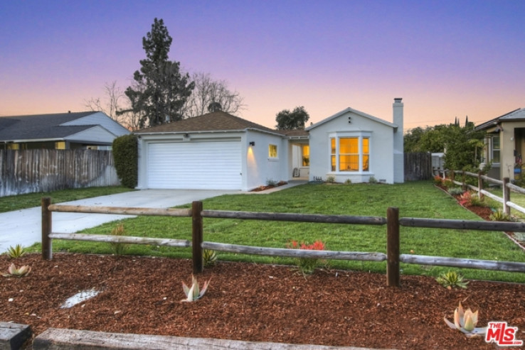 Residential Home in North Hollywood