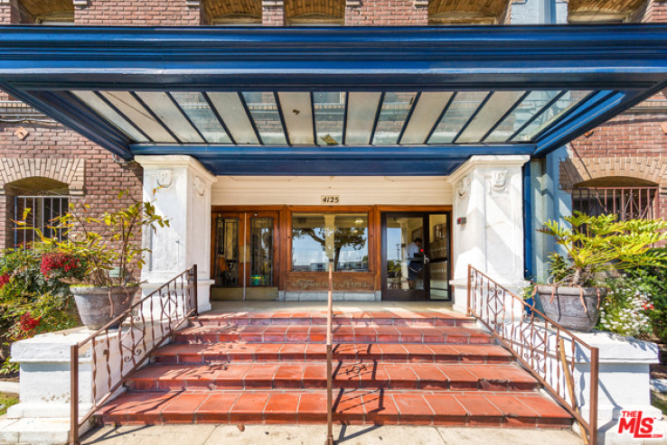 1 Bed Home for Sale in Los Angeles, California