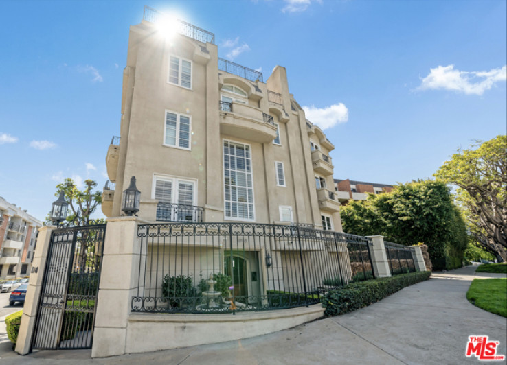 2 Bed Home for Sale in Los Angeles, California
