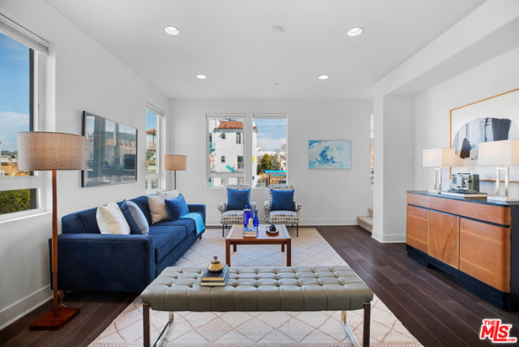 2 Bed Home for Sale in Los Angeles, California