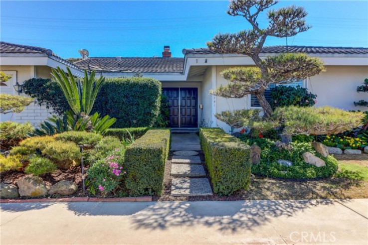 4 Bed Home for Sale in Costa Mesa, California