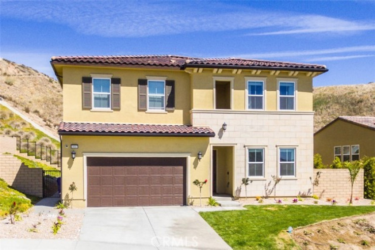 5 Bed Home for Sale in Saugus, California