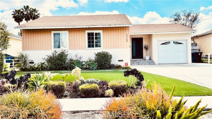 3 Bed Home for Sale in Encino, California
