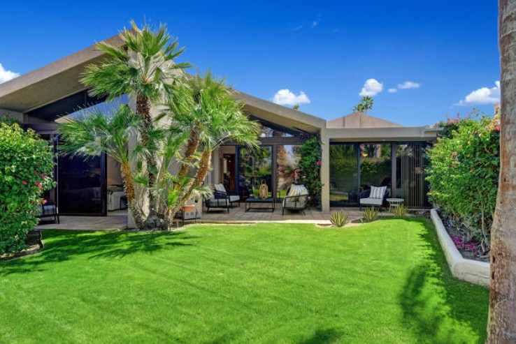 Residential Home in South Palm Desert