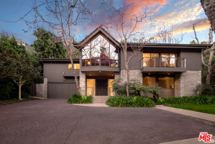 Residential Home in Bel Air - Holmby Hills