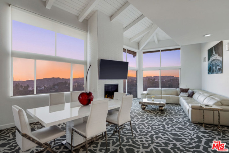 2 Bed Home for Sale in Los Angeles, California
