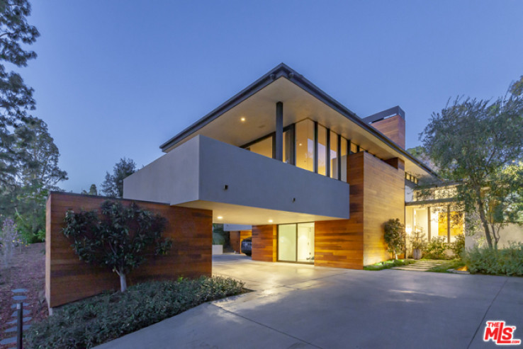 Residential Home in Beverly Hills