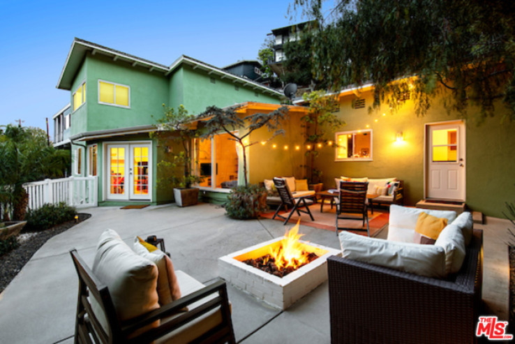 Residential Home in Hollywood Hills East