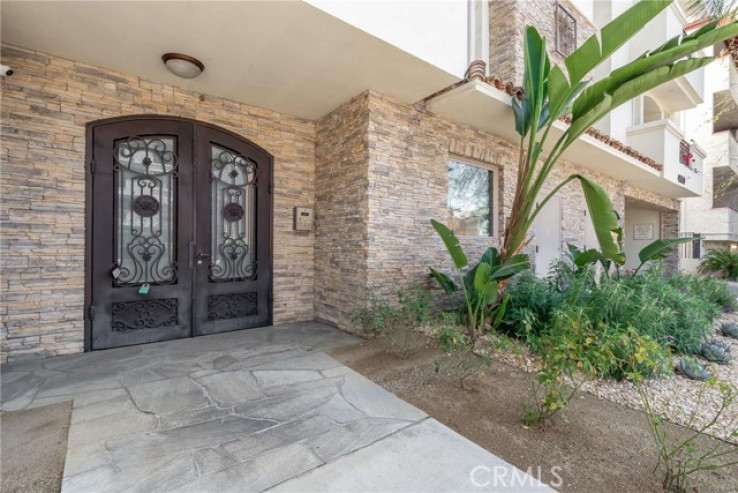3 Bed Home for Sale in Studio City, California