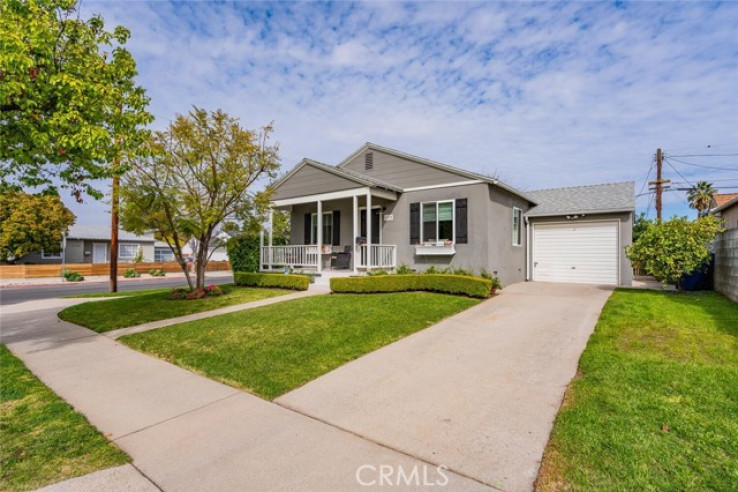 Residential Home in Encino