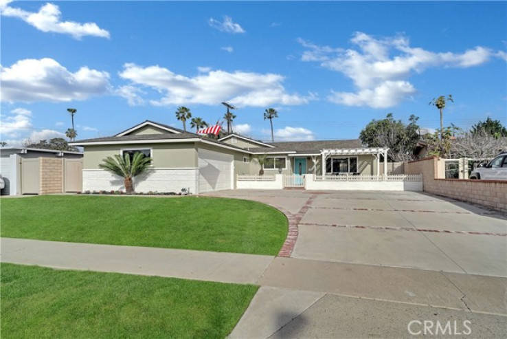 3 Bed Home for Sale in Costa Mesa, California